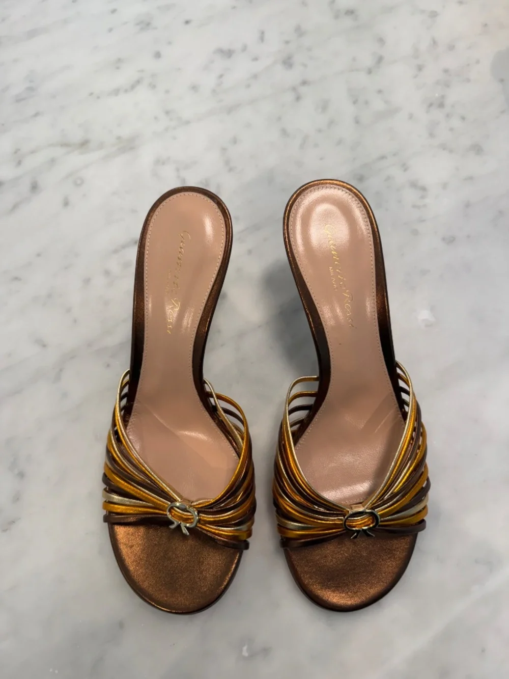 NIB Gianvito Rossi Vyna metallic leather mule sandals 38 8